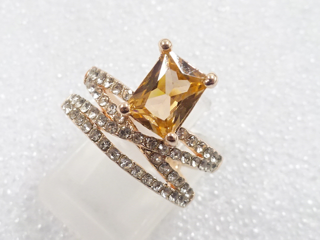 JAPANESE KIMONO / ANTIQUE COLORED STONE RING (SIZE 13)
